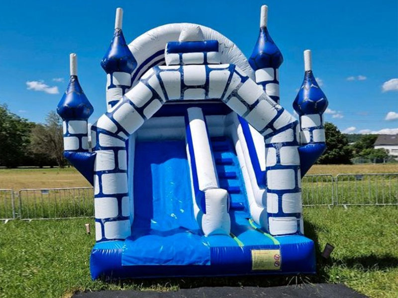 Riesenrutsche Blaues Schloss